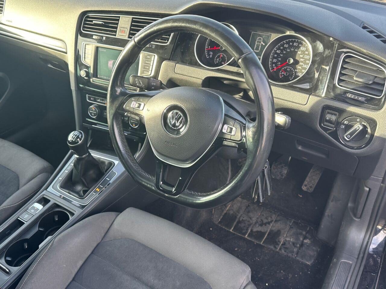 Used Volkswagen Golf 2017 for sale - 77394059: Photo 6
