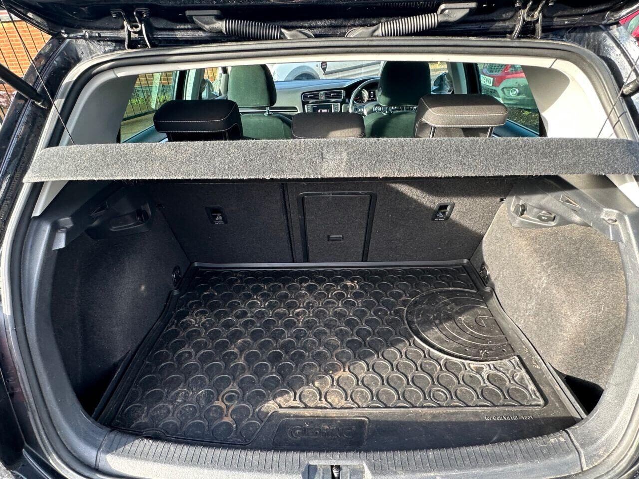 Used Volkswagen Golf 2017 for sale - 77394059: Photo 8