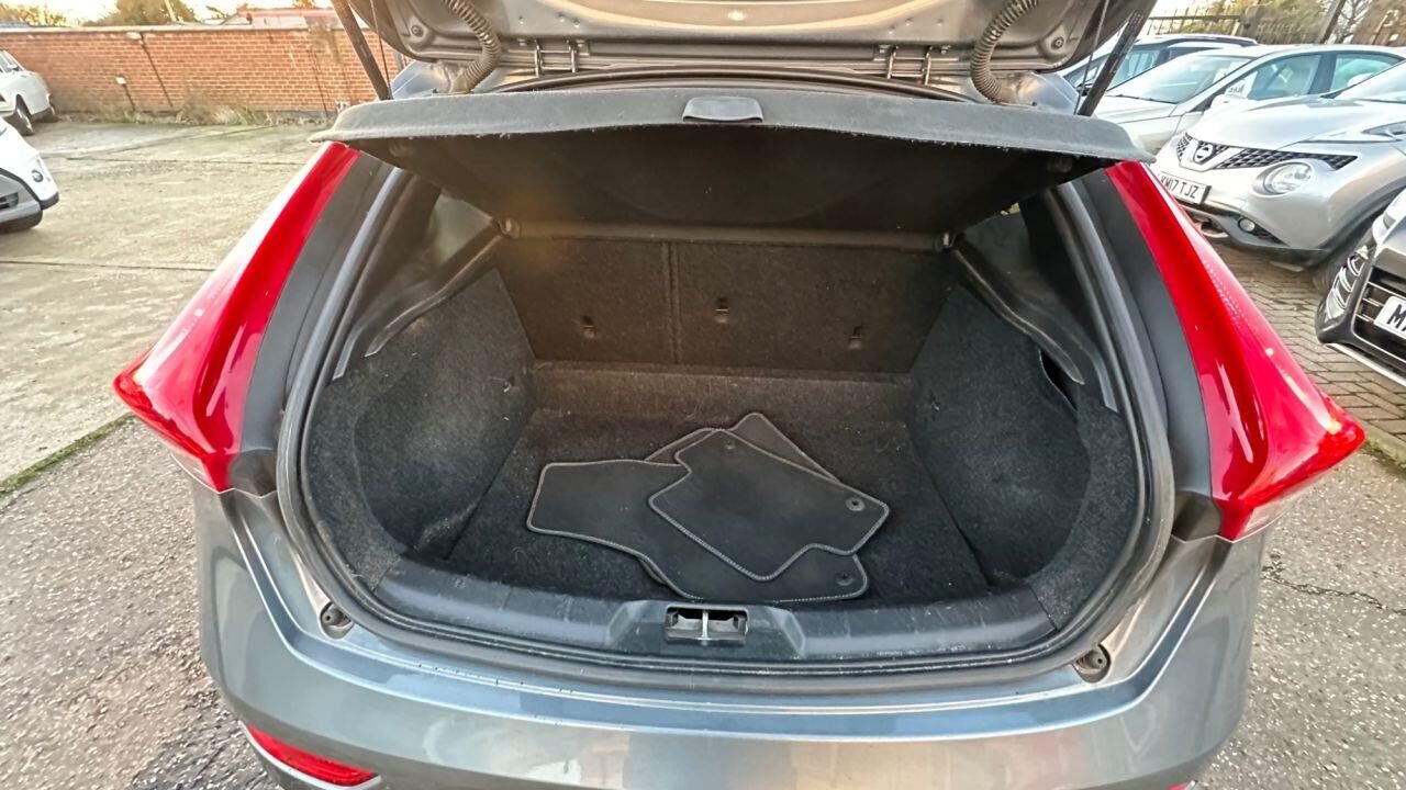 Used Volvo V40 2016 for sale - 77337736: Photo 10