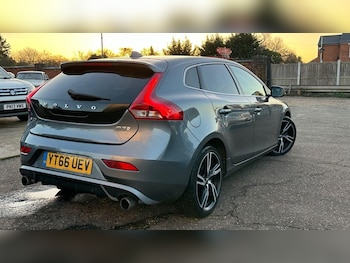 Used Volvo V40 2016 for sale - 77337736: Photo