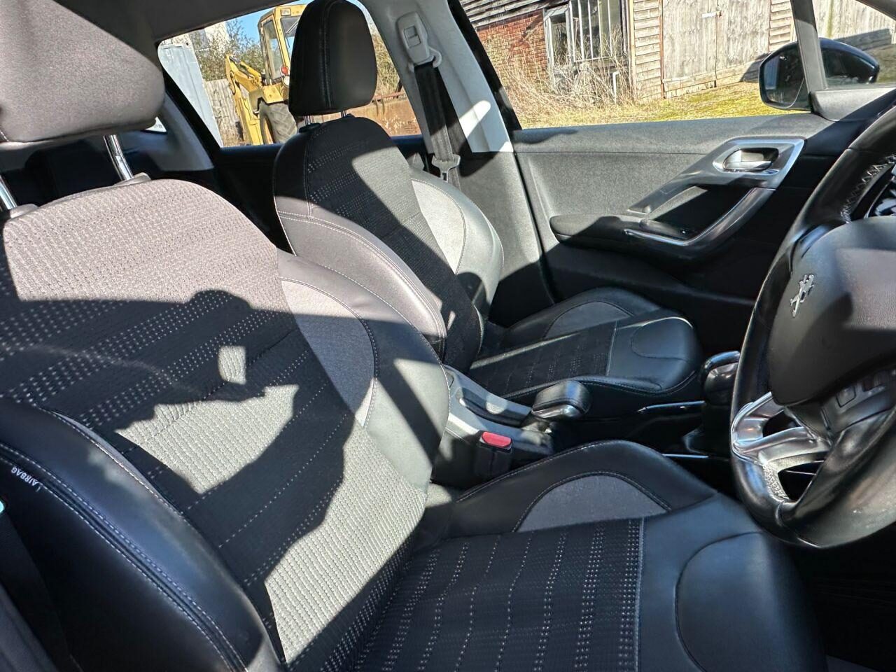 Used Peugeot 2008 2016 for sale - 77337766: Photo 28