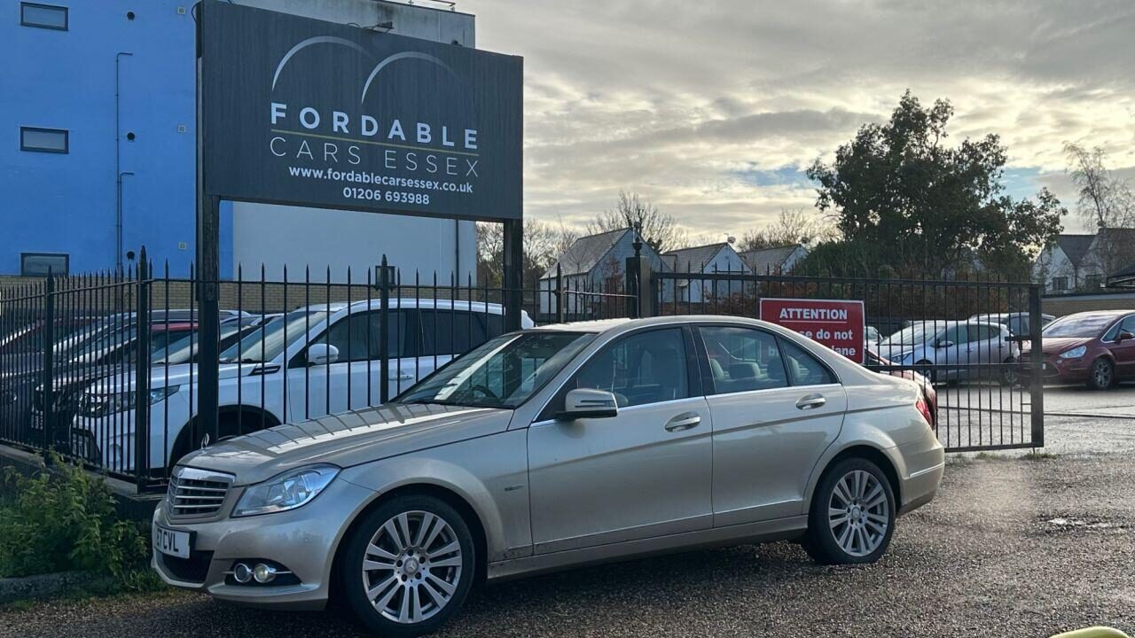 Used Mercedes-Benz C Class 2012 for sale - 77337744: Photo 2