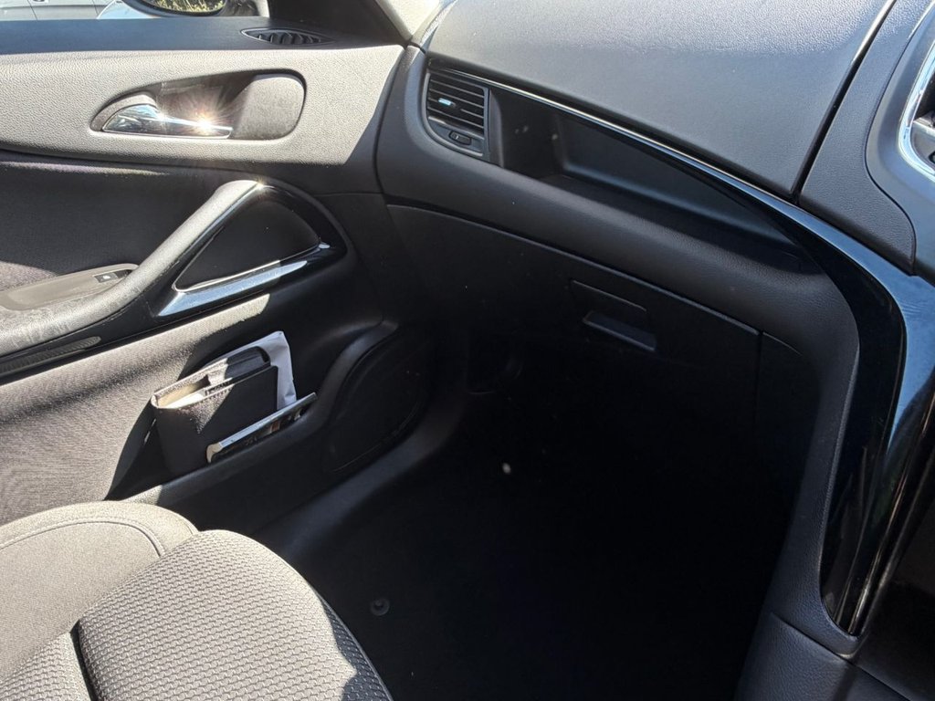 Used Vauxhall Zafira 2015 for sale - 78199993: Photo 32