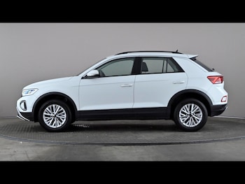 Used Volkswagen T-Roc 2023 for sale - 79229927: Photo