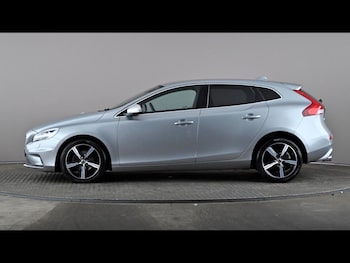 Used Volvo V40 2017 for sale - 78857676: Photo