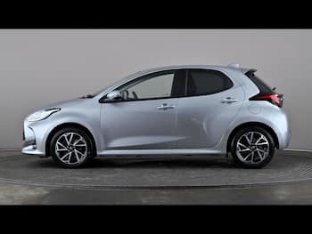 Used Toyota Yaris 2023 for sale - 79672520: Photo