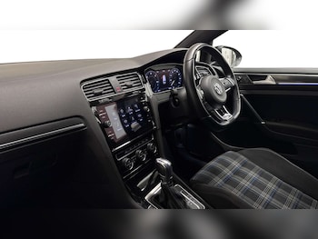 Used Volkswagen Golf 2017 for sale - 79042651: Photo