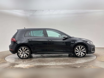 Used Volkswagen Golf 2017 for sale - 79042651: Photo