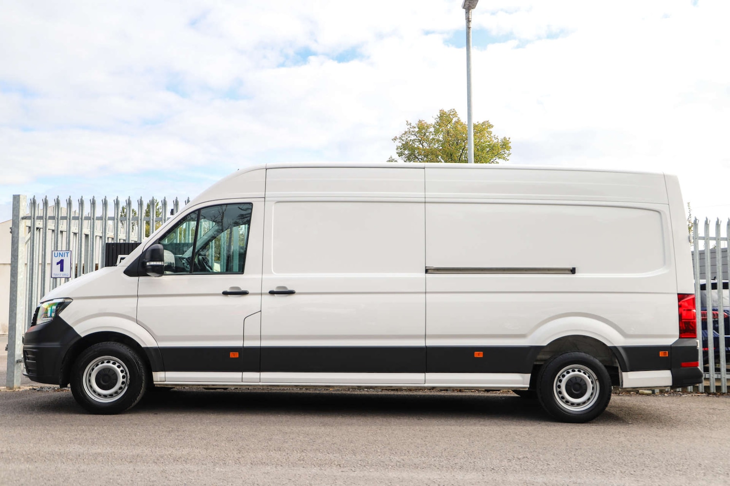 Used Volkswagen Crafter 2021 for sale - 76895853: Photo 2