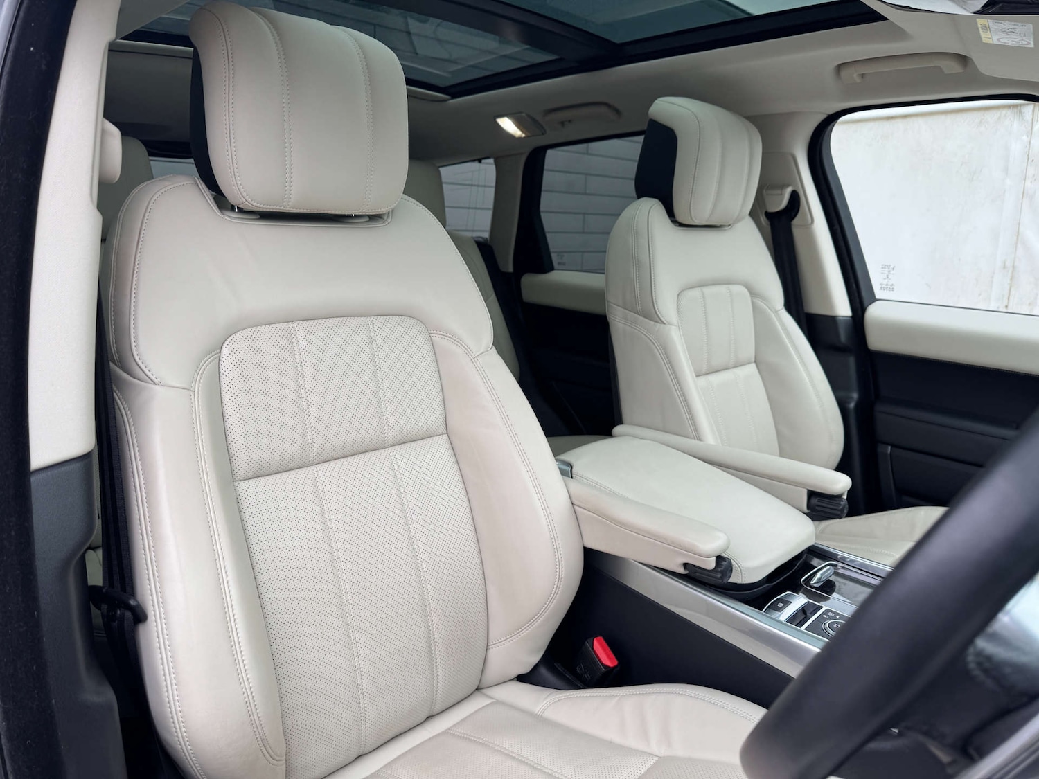 Used Land Rover Range Rover Sport 2021 for sale - 76895860: Photo 2