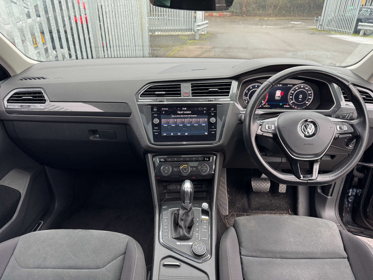 Used Volkswagen Tiguan 2018 for sale - 77148639: Photo 16