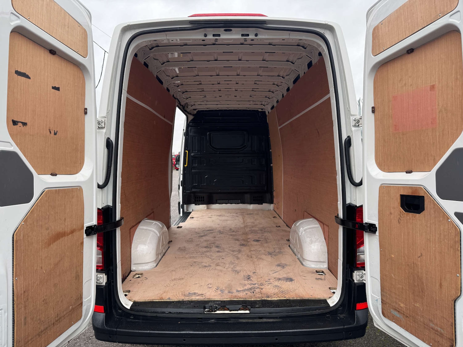 Used Volkswagen Crafter 2023 for sale - 77618884: Photo 3