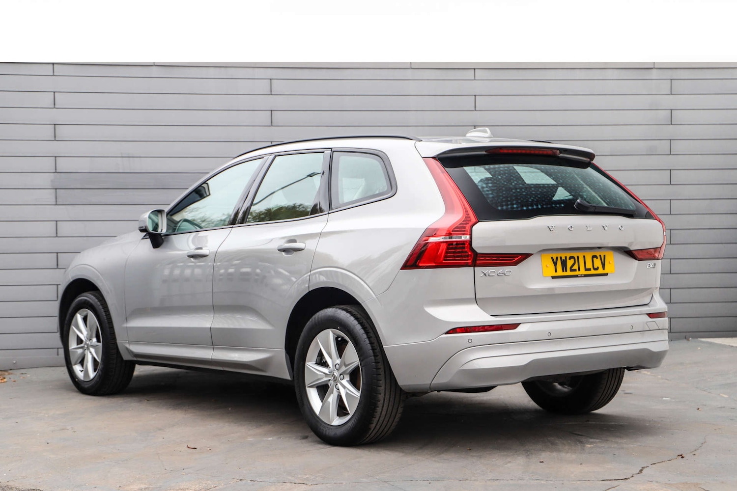 Used Volvo XC60 2021 for sale - 76895854: Photo 3
