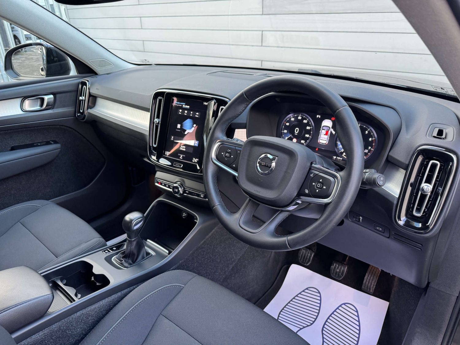 Used Volvo XC40 2022 for sale - 76895846: Photo 10