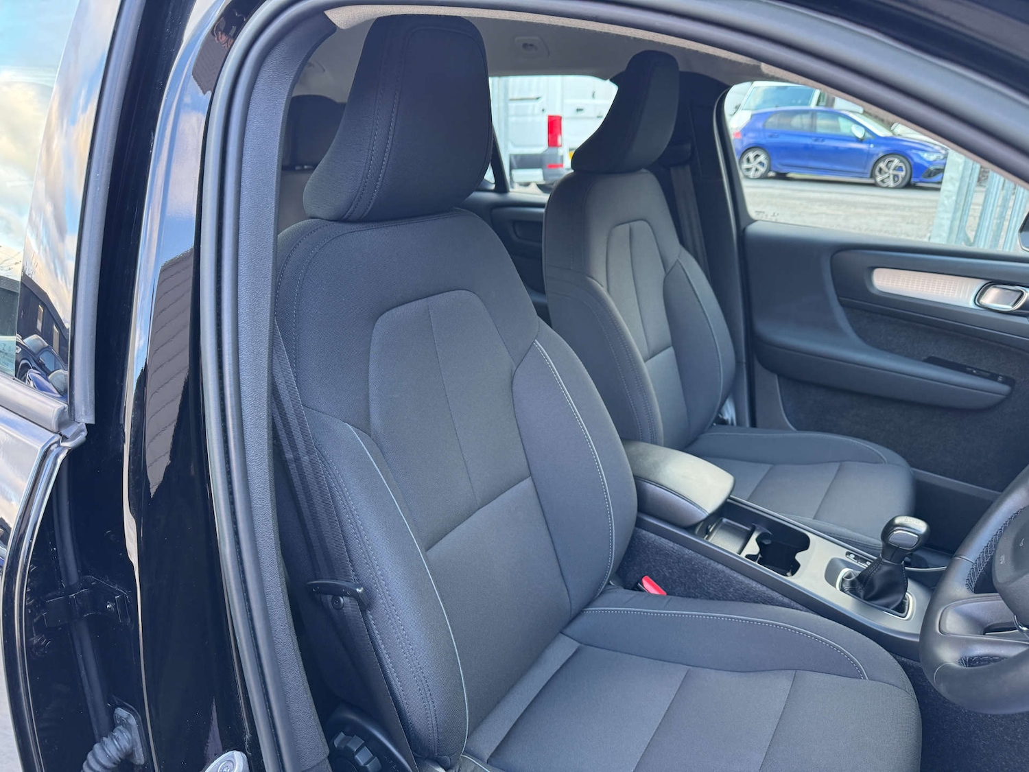 Used Volvo XC40 2022 for sale - 76895846: Photo 11