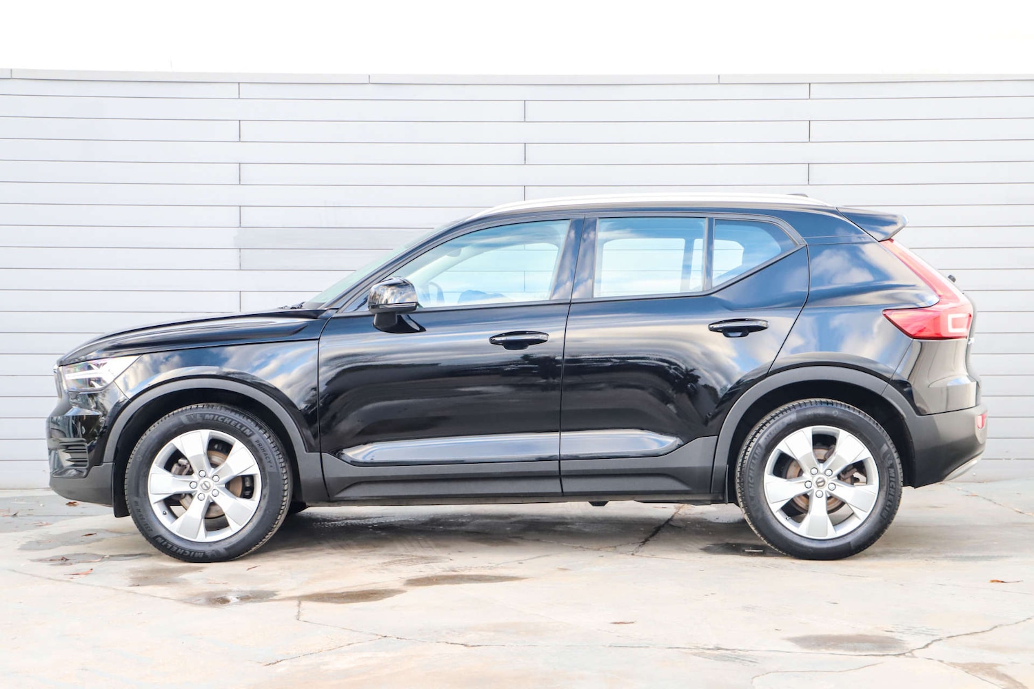 Used Volvo XC40 2022 for sale - 76895846: Photo 2