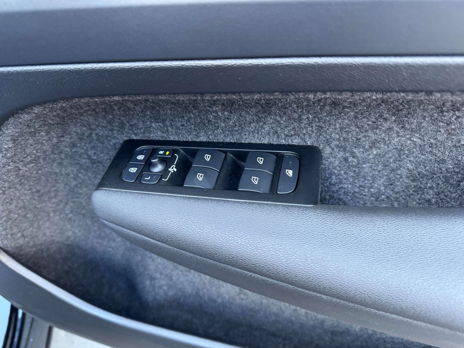 Used Volvo XC40 2022 for sale - 76895846: Photo 21