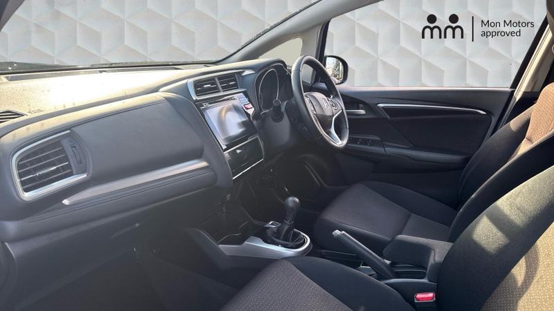 Used Honda Jazz 2017 for sale - 77106593: Photo 2