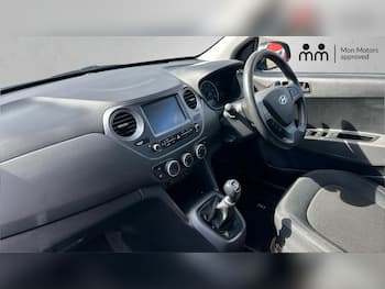 Used Hyundai i10 2019 for sale - 79489132: Photo