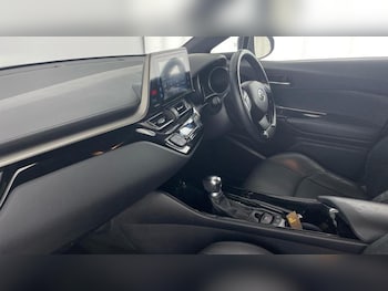 Used Toyota C-HR 2019 for sale - 76394160: Photo