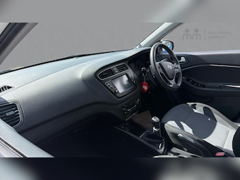 Used Hyundai i20 2019 for sale - 79228990: Photo