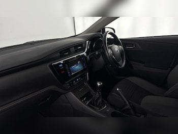 Used Toyota Auris 2018 for sale - 76908666: Photo