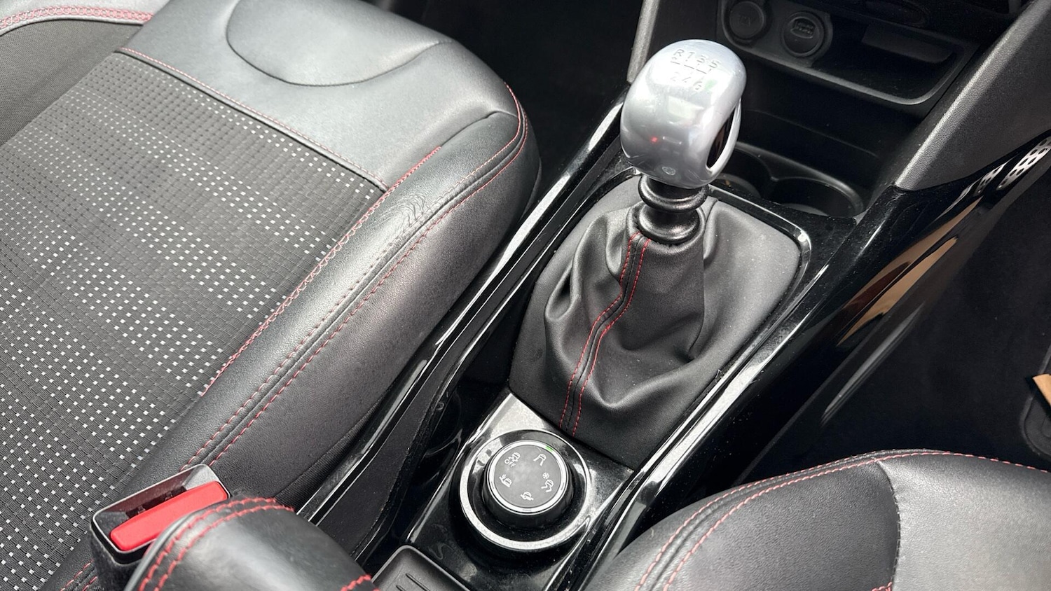 Used Peugeot 2008 2019 for sale - 77778589: Photo 37