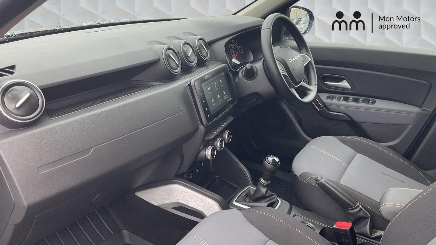 Used Dacia Duster 2024 for sale - 77602879: Photo 2