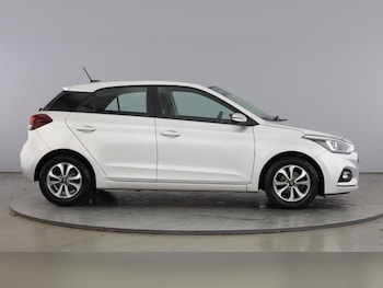 Used Hyundai i20 2020 for sale - 76908660: Photo