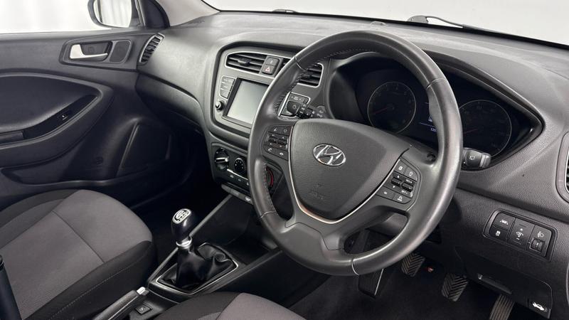 Used Hyundai i20 2020 for sale - 76908660: Photo 6