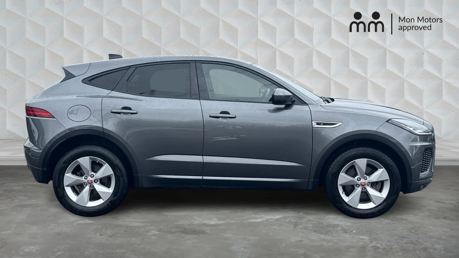 Used Jaguar E-Pace 2019 for sale - 77602818: Photo 4