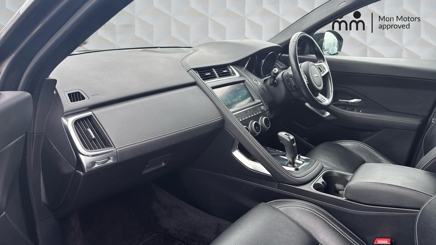 Used Jaguar E-Pace 2019 for sale - 77515755: Photo 2