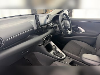 Used Toyota Yaris 2023 for sale - 77504951: Photo