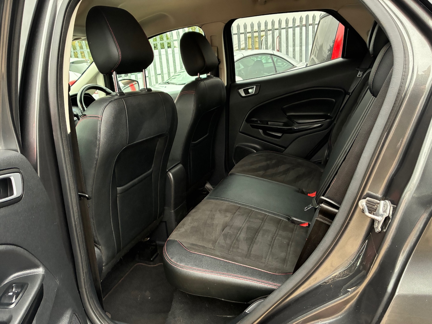 Used Ford Ecosport 2018 for sale - 76302138: Photo 8