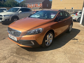 Used Volvo V40 2013 for sale - 78456574: Photo