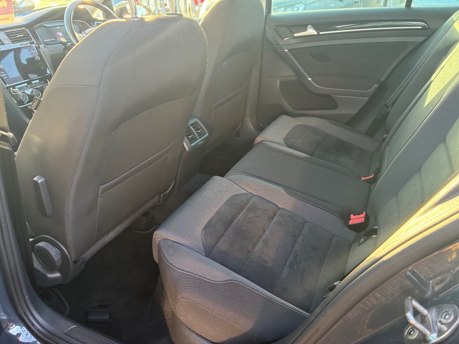 Used Volkswagen Golf 2017 for sale - 76904825: Photo 9