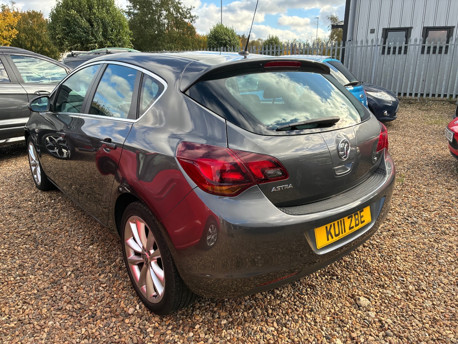 Used Vauxhall Astra 2011 for sale - 76365222: Photo 3
