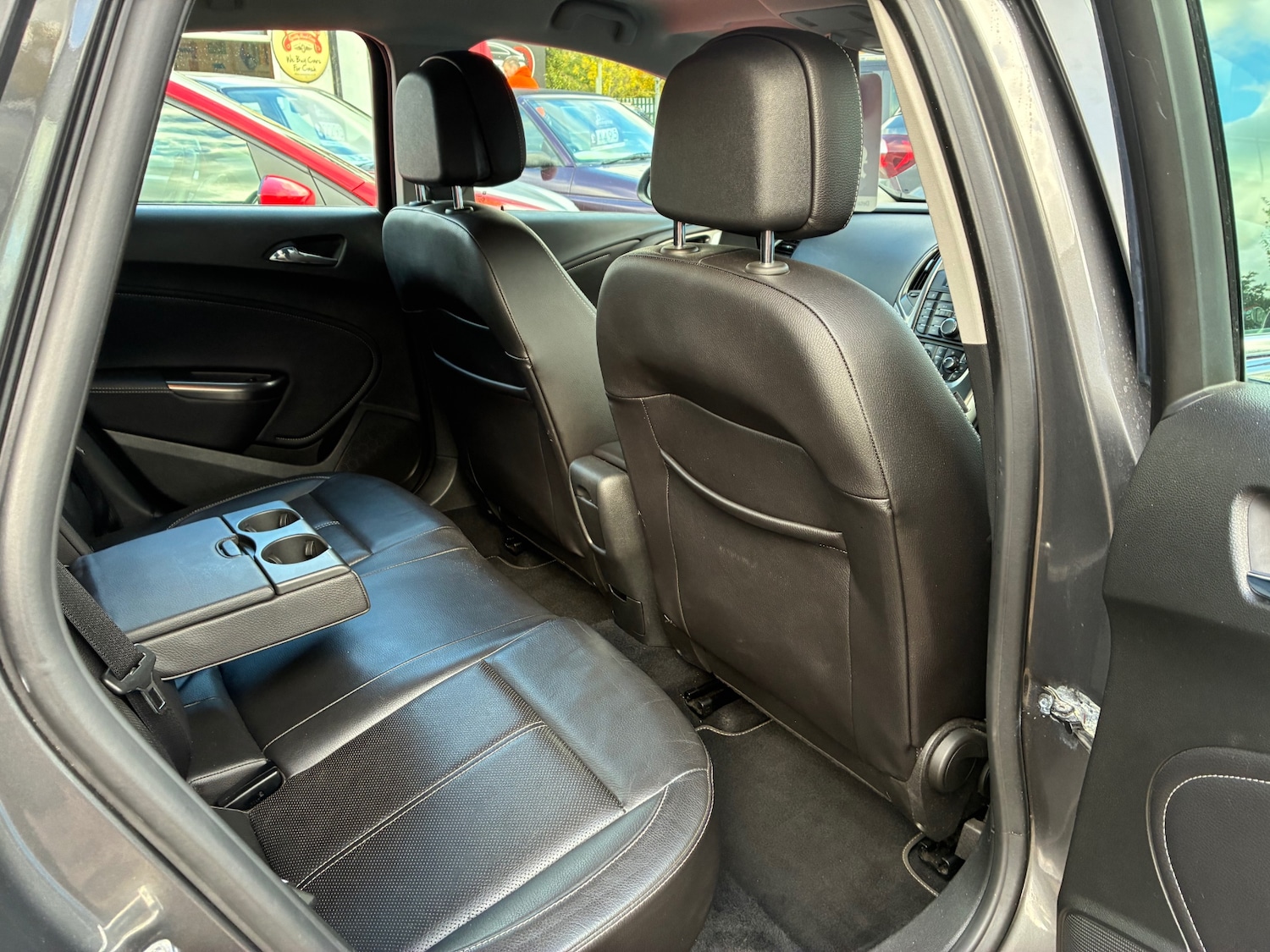 Used Vauxhall Astra 2011 for sale - 76365222: Photo 6