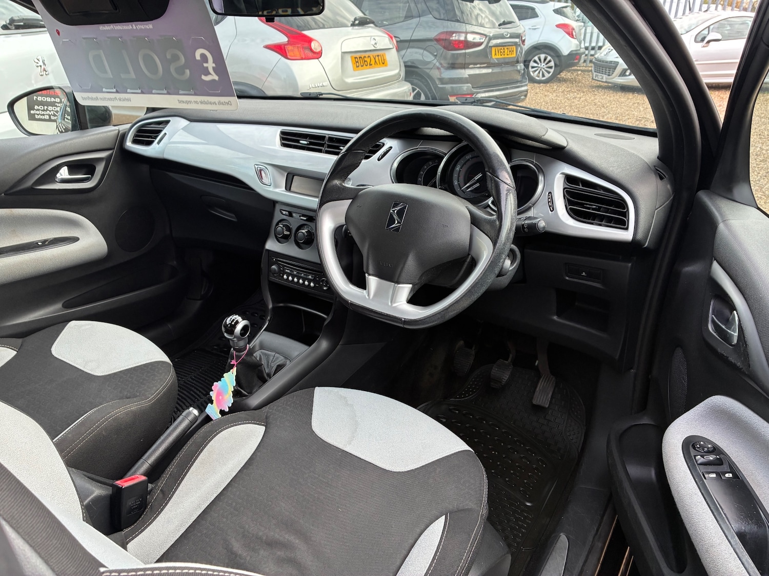 Used Citroen DS3 2011 for sale - 76392521: Photo 9