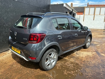 Used Dacia Sandero Stepway 2017 for sale - 78862339: Photo