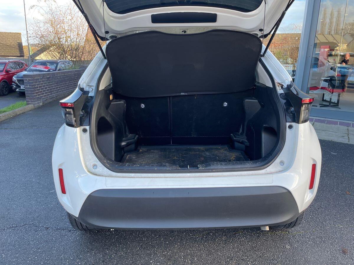 Used Toyota Yaris Cross 2022 for sale - 76849741: Photo 12