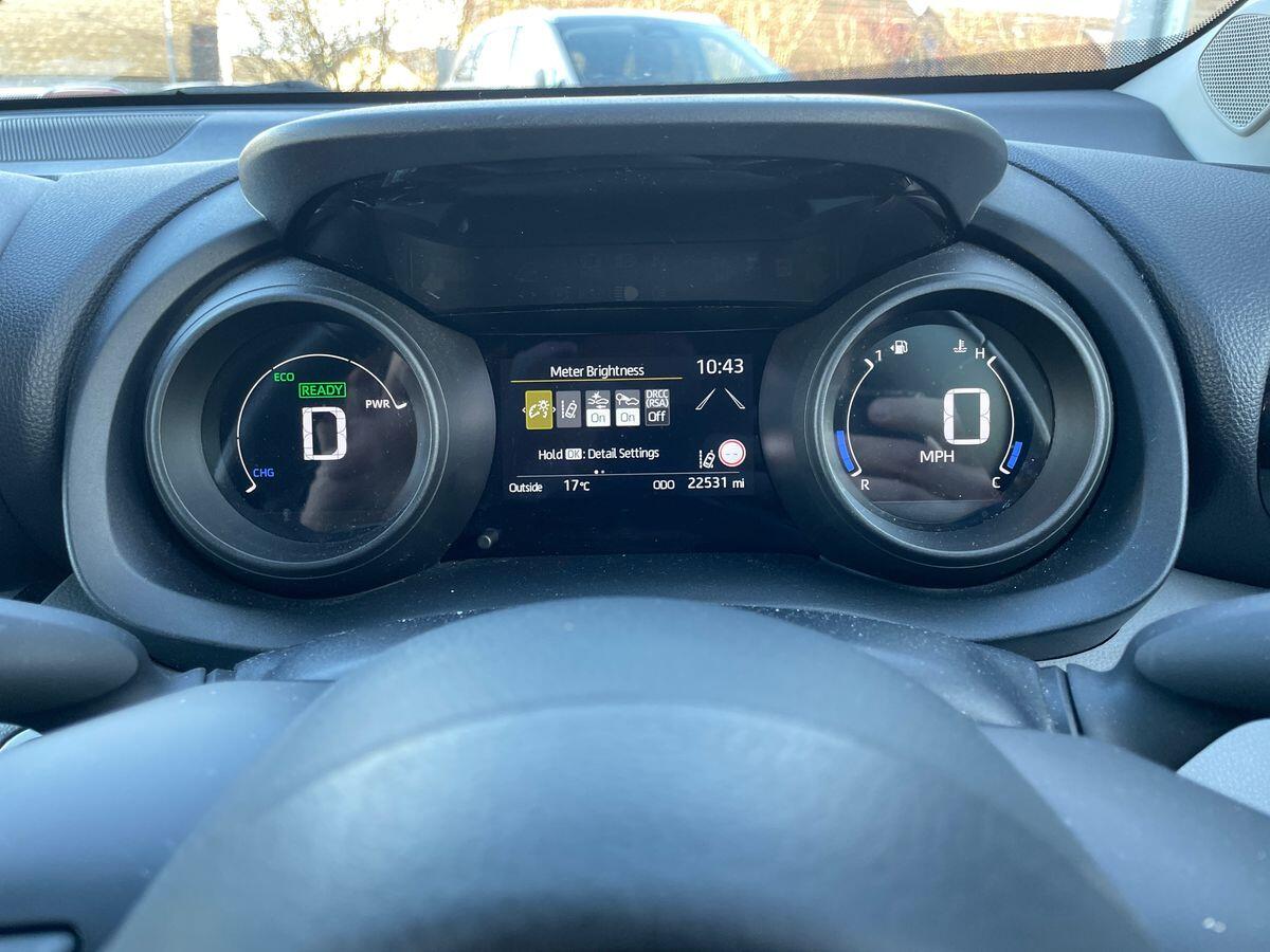 Used Toyota Yaris Cross 2022 for sale - 76849741: Photo 14