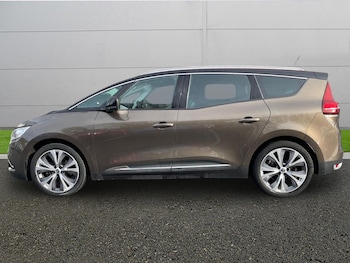 Used Renault Grand Scenic 2017 for sale - 76730928: Photo