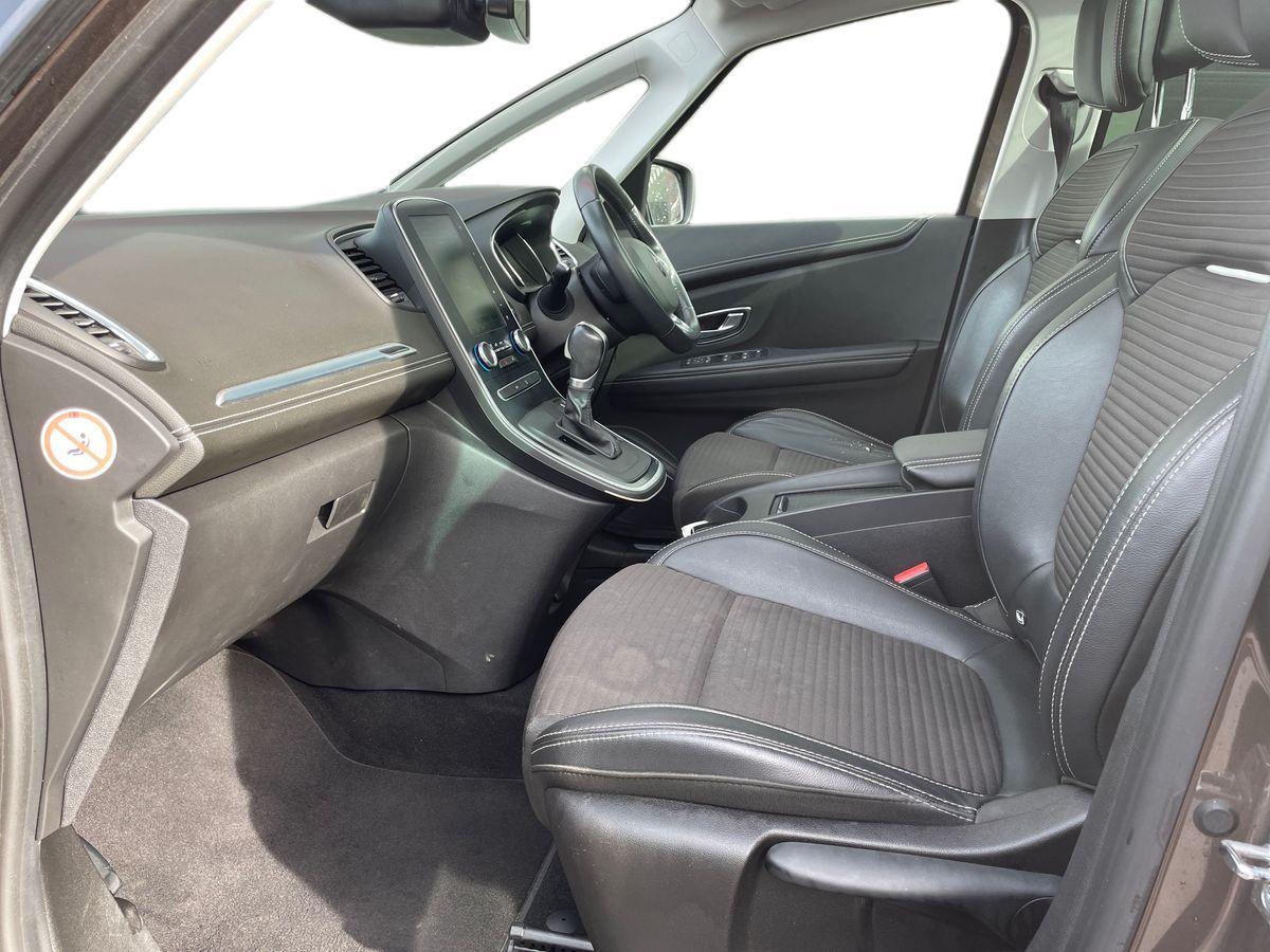 Used Renault Grand Scenic 2017 for sale - 76913600: Photo 10