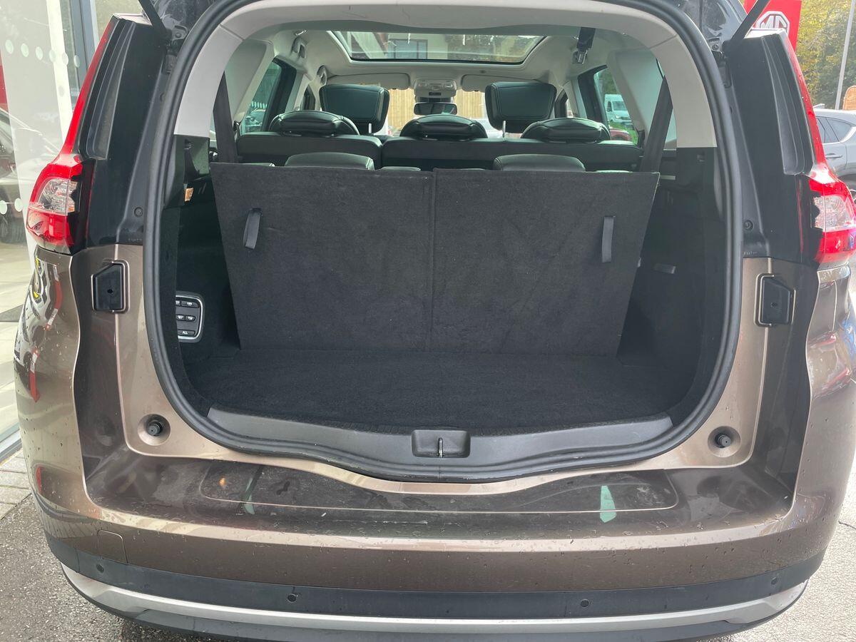 Used Renault Grand Scenic 2017 for sale - 76913600: Photo 12