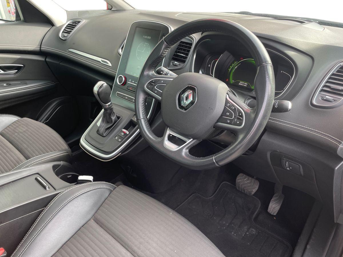 Used Renault Grand Scenic 2017 for sale - 76913600: Photo 15