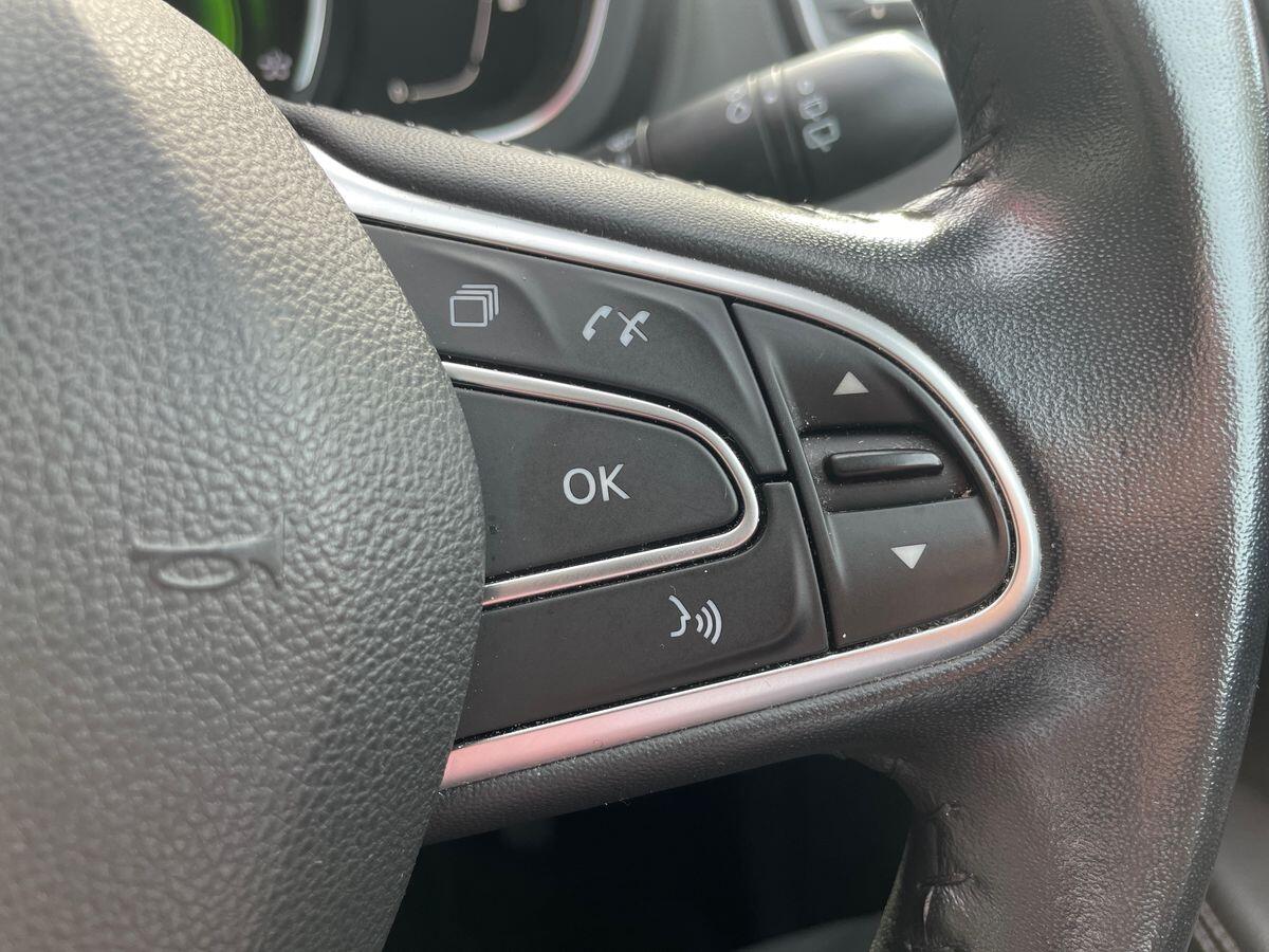 Used Renault Grand Scenic 2017 for sale - 76913600: Photo 17