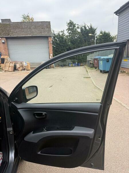 Used Hyundai i10 2009 for sale - 76596056: Photo 28