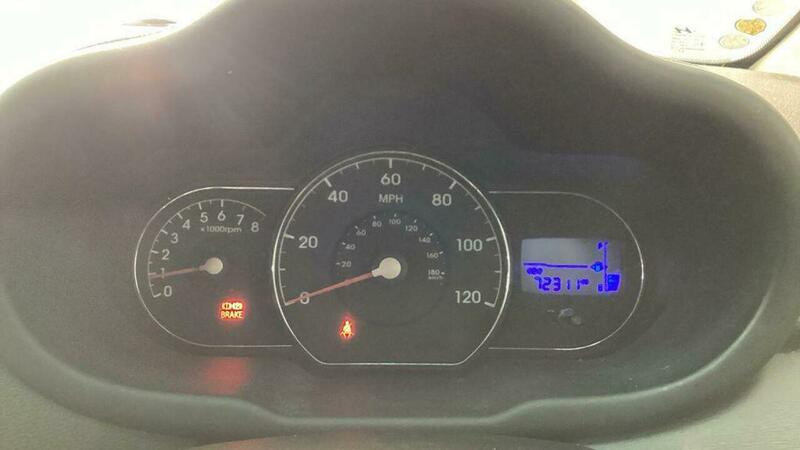 Used Hyundai i10 2011 for sale - 77384908: Photo 13