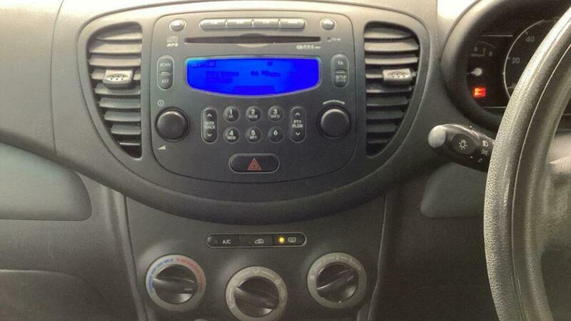 Used Hyundai i10 2011 for sale - 77384908: Photo 14